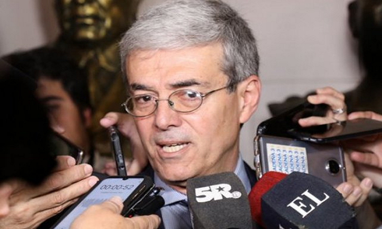 El ministro Walter Agosto tiene coronavirus