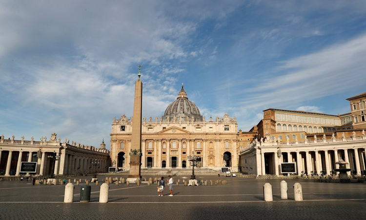 El Vaticano pidió que las misas no sean consideradas formas de reunión