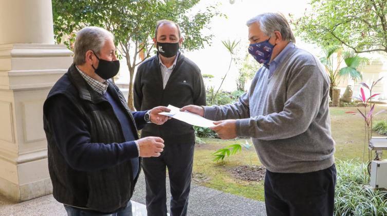 La provincia entregó aportes del Fondo de Obras Menores