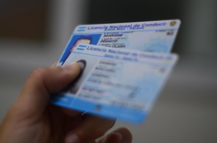 Prorroga por 240 días el vencimiento de licencias de conducir
