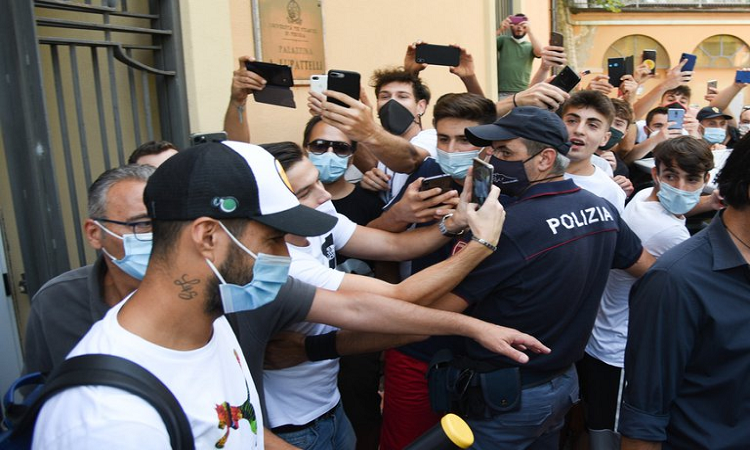 Las explosivas escuchas del escándalo por la ciudadanía italiana de Luis Suárez