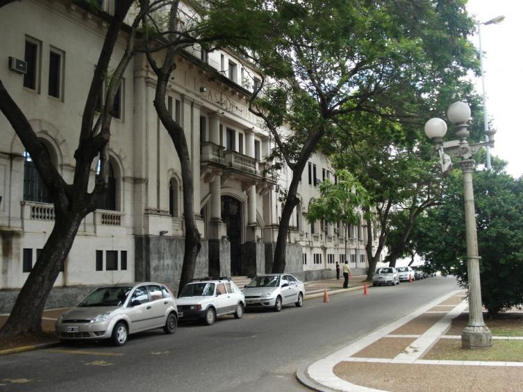 Comenzó el juicio conta un policía por abuso sexual