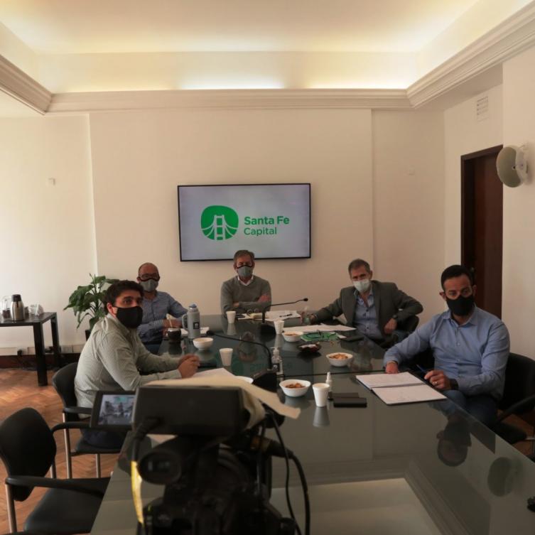 Jatón se reunió con ministros provinciales y referentes de los gastronómicos