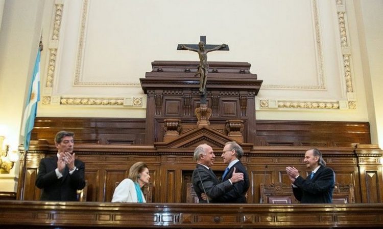La Corte habilitó el “per saltum” y frenó el reemplazo de los jueces