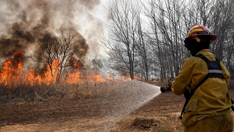 Los incendios avanzan sobre barrio de Villa Carlos Paz