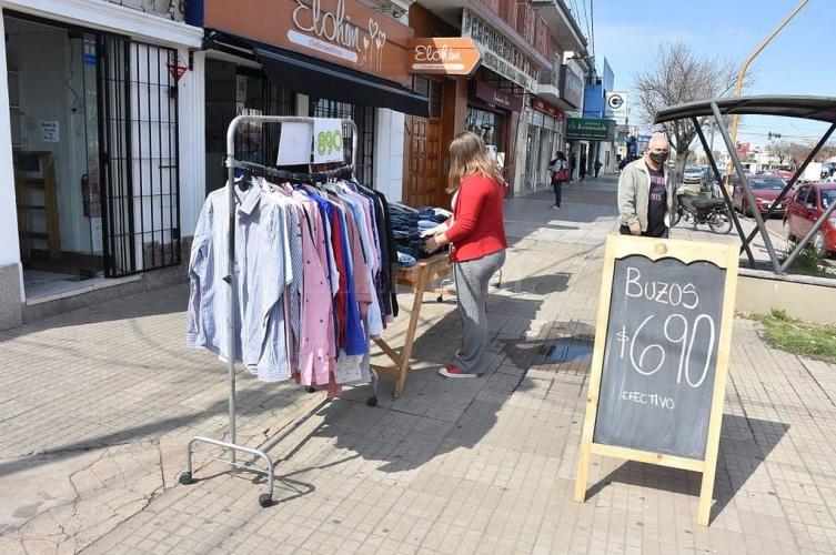 Comerciantes de Aristóbulo de Valle reclaman nuevos horarios