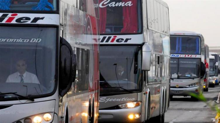 El Gobierno habilitó el transporte de pasajeros en todo el país