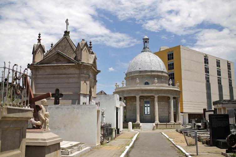 El cementerio tendrá horario especial por el Día de la Madre