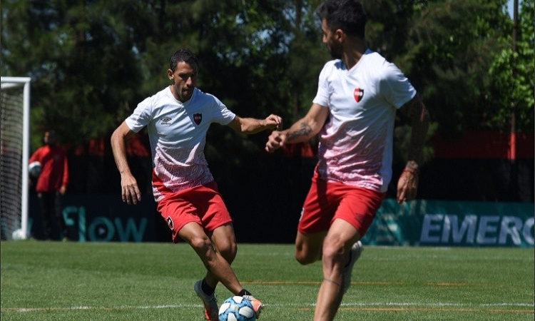 Newell's viajará en dos micros para mantener la distancia camino a Córdoba