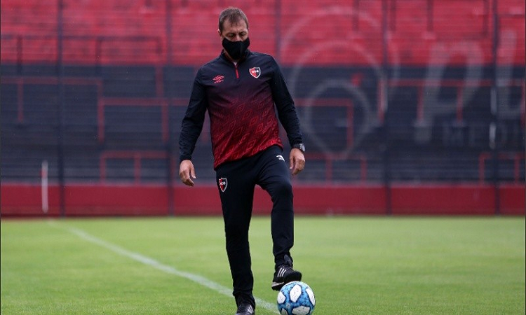 Kudelka confirmó el equipo para el debut