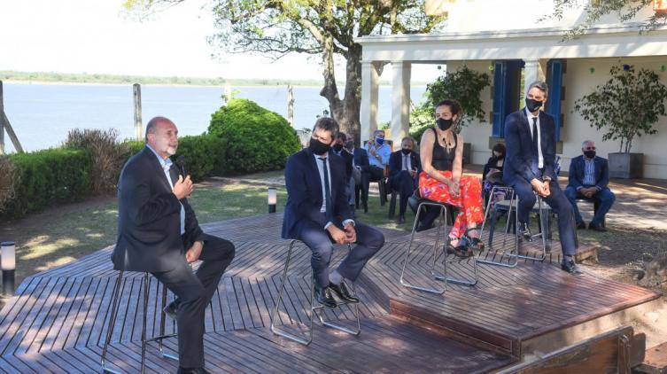 Perotti y Lammens firmaron convenios por obras turísticas en Santa Fe