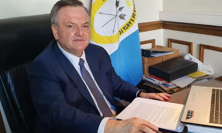 Senadores radicales piden información y debate sobre el endeudamiento para conectividad
