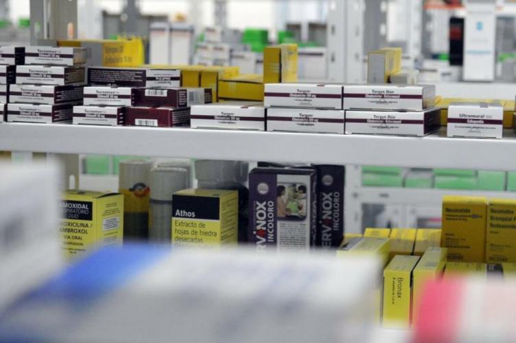 Fijan precios máximos para los medicamentos
