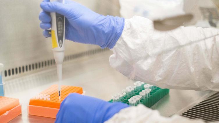 Vacuna contra el coronavirus: Pfizer afirmó una eficacia del 90% en la fase 3
