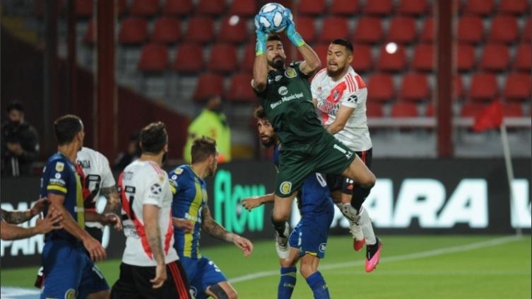 Josué Ayala se lesionó y no jugará ante Banfield