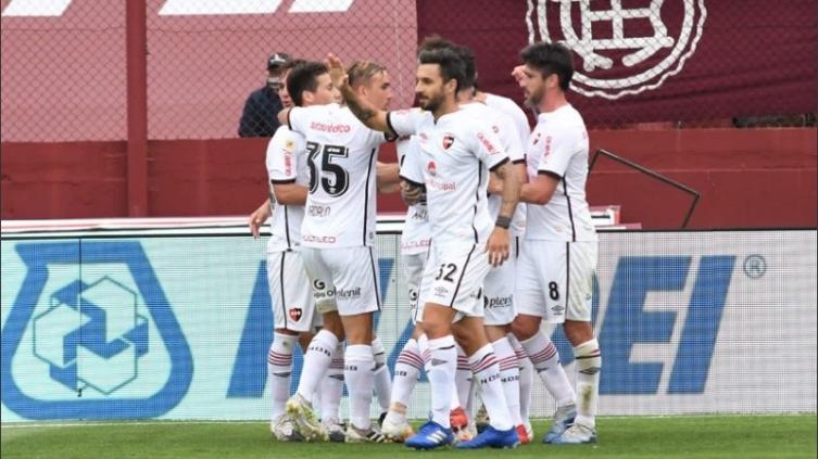Liga Profesional de Fútbol: Newell's goleó a Lanús 