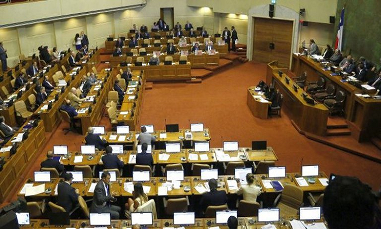 Congresistas chilenos denunciados por no pagar leyes tributarias