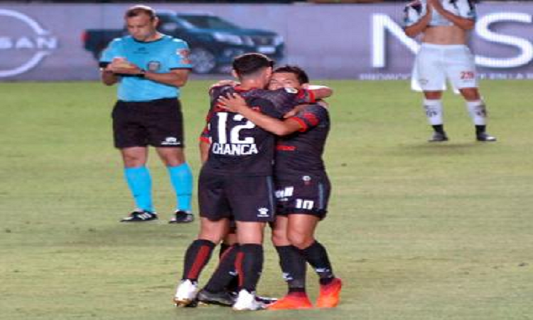 Colón le ganó 2 a 0 a Central Córdoba con un golazo de Pulga Rodríguez