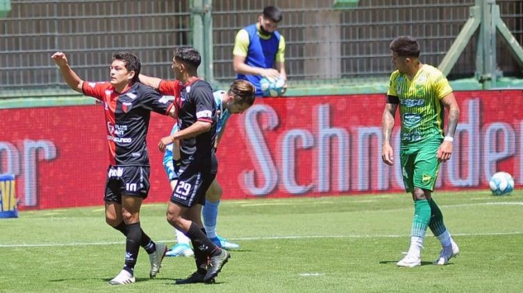 Colón buscará seguir en la cima frente a Defensa y Justicia