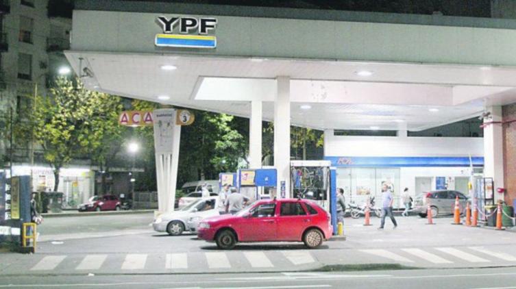 YPF aumenta el precio de sus combustibles un 2,5% en promedio
