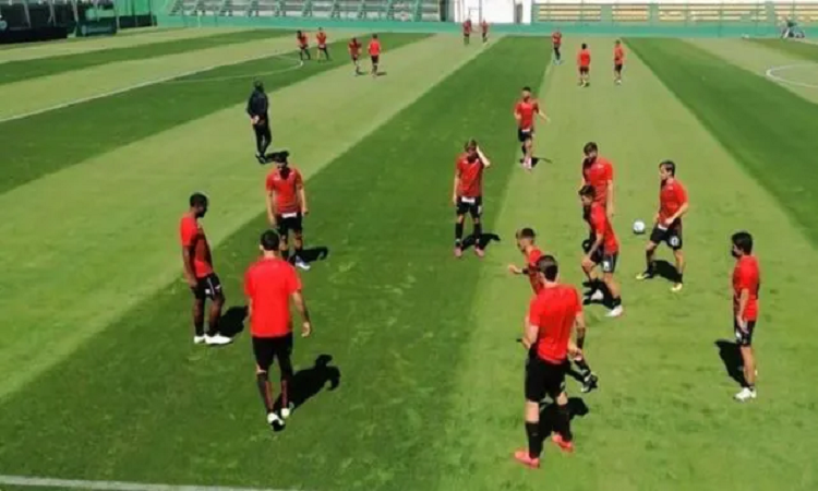 Colón se concentra en el próximo rival, Independiente