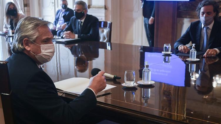 El Gobierno prevé empezar la vacunación en la primera quincena de enero