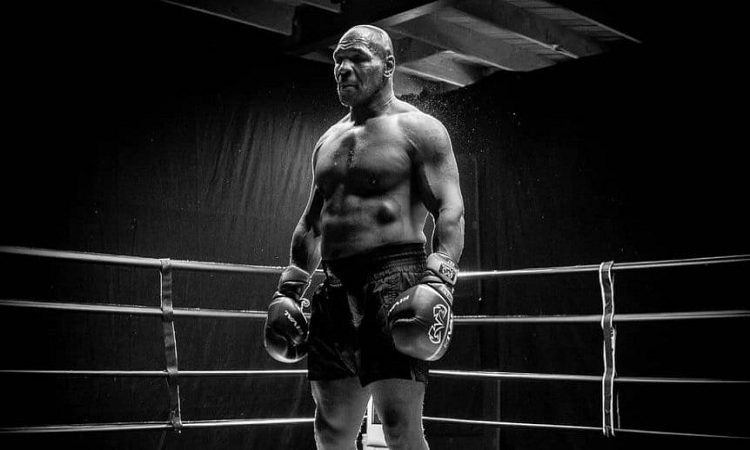Mike Tyson vuelve a boxear este sábado