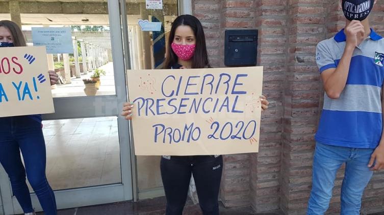 Padres y alumnos quieren terminar el ciclo de manera presencial