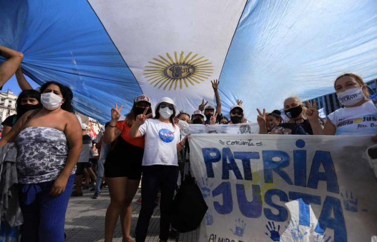Agrupaciones kirchneristas reclamaron una 
