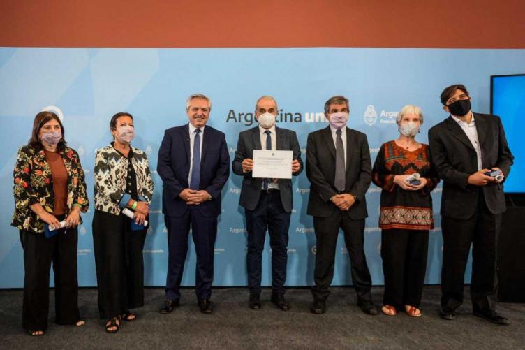 El Presidente elogió la calidad de los científicos argentinos