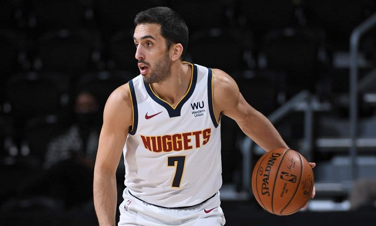 Campazzo jugó unos minutos y le alcanzó para mostrar su talento