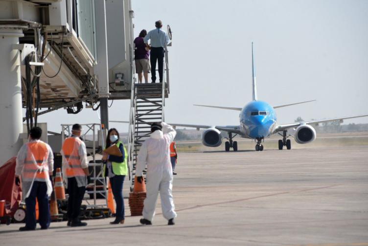 El Gobierno confirmó que prepara un vuelo a Rusia 