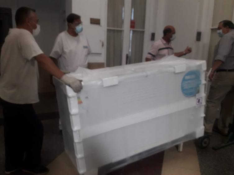 Llegó a Santa Fe el primer freezer para la vacuna contra el Covid