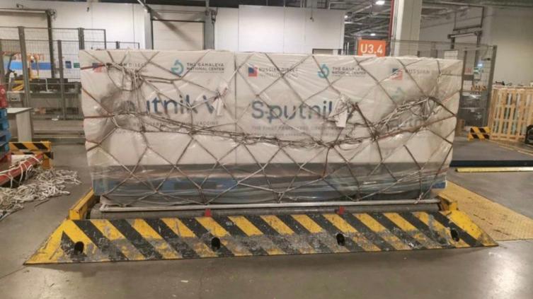 El avión de Aerolíneas que traerá las primeras vacunas aterrizó en Moscú