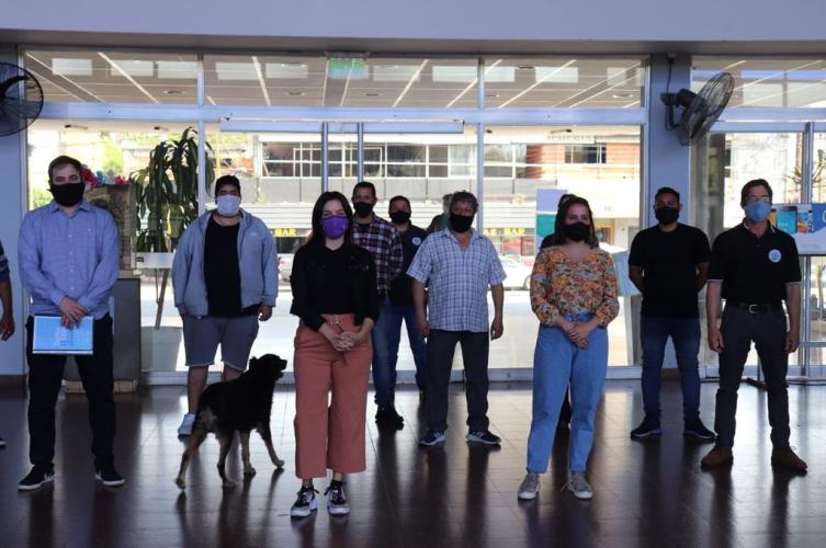 Formalizaron el trabajo de los maleteros de la Terminal
