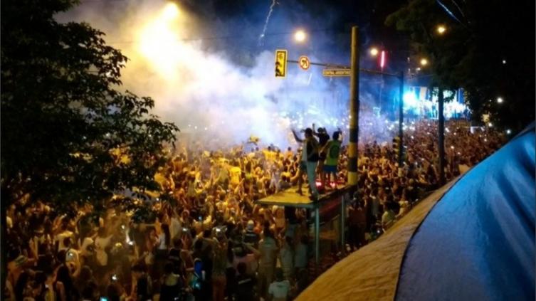 El festejo de Rosario Central: sin distanciamiento y con pirotecnia