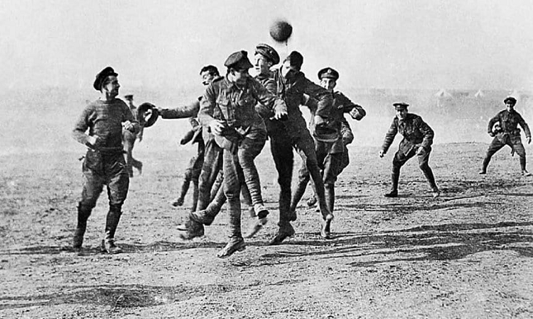 Historia de Navidad: cuando el fútbol frenó la Primera Guerra Mundial