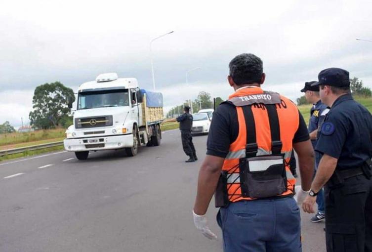 Comenzó a regir el cierre de fronteras hasta el 9 de enero