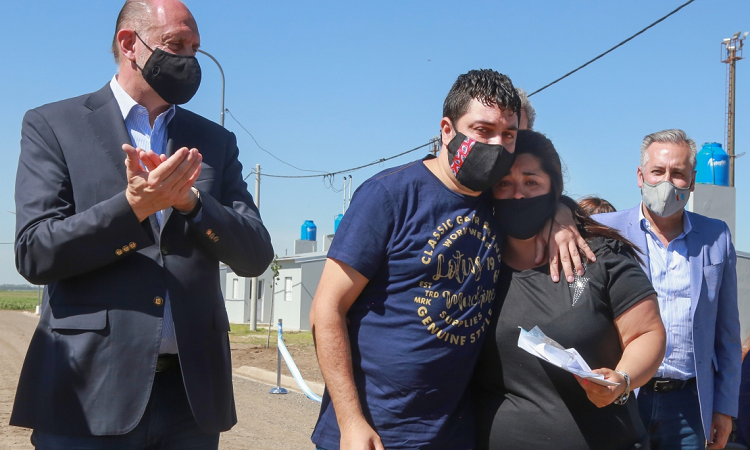 “Vamos a terminar el año como lo empezamos, construyendo y entregando viviendas”