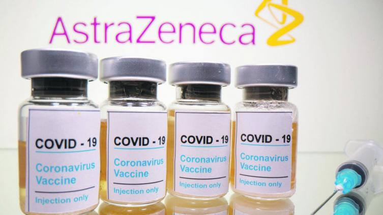 Reino Unido comenzó a aplicar la vacuna de Oxford/AstraZeneca contra el covid-19
