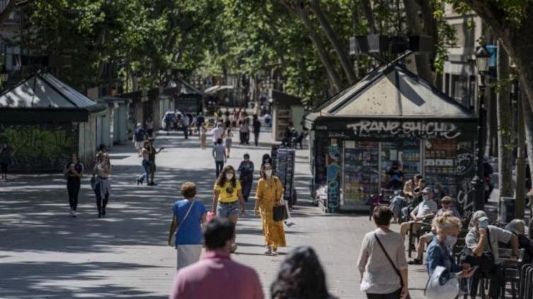 Cataluña anunció que endurece el confinamiento por 10 días