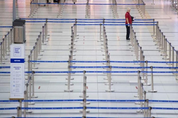 Evalúan cerrar Ezeiza por temor al rebrote y la nueva cepa