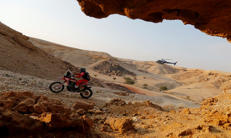 Dakar: Kevin Benavides lidera la clasificación general de la motos