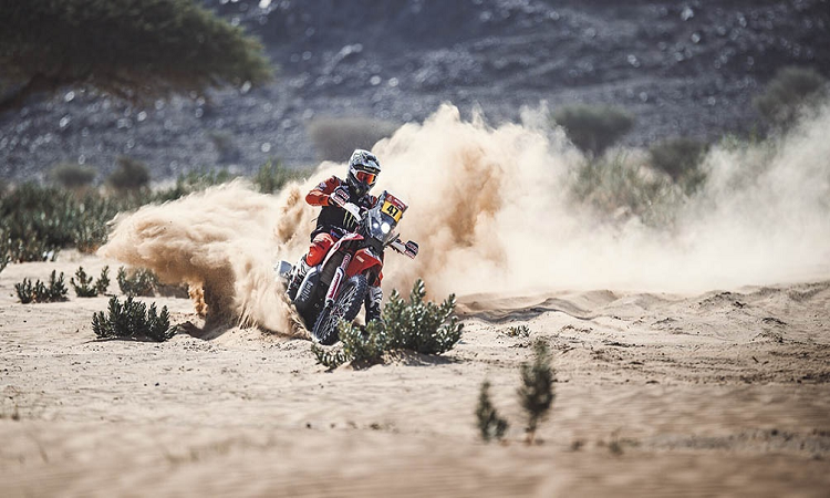 Dakar: Benavides, con su moto, está primero en la general