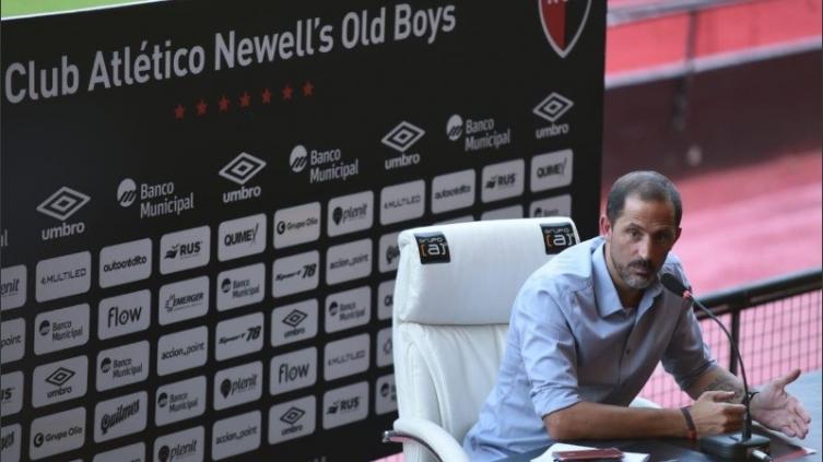 Peratta ratificó la continuidad de Kudelka en Newell's