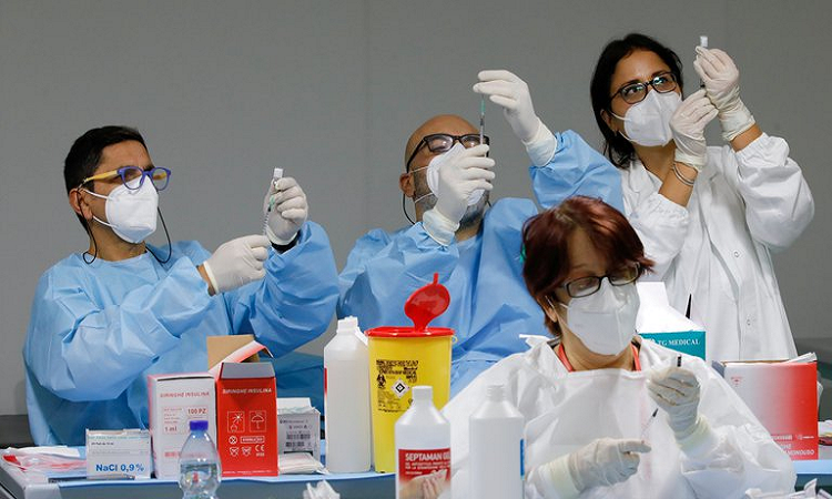COVID-19: OMS lamentó que 10 países concentren el 95% de vacunas aplicadas