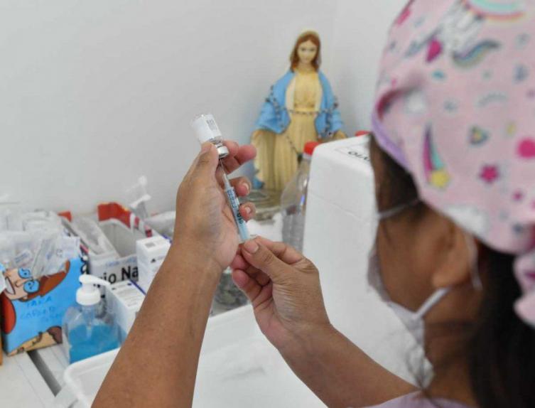 El Gobierno avanzará con la aplicación de la vacuna en mayores de 60