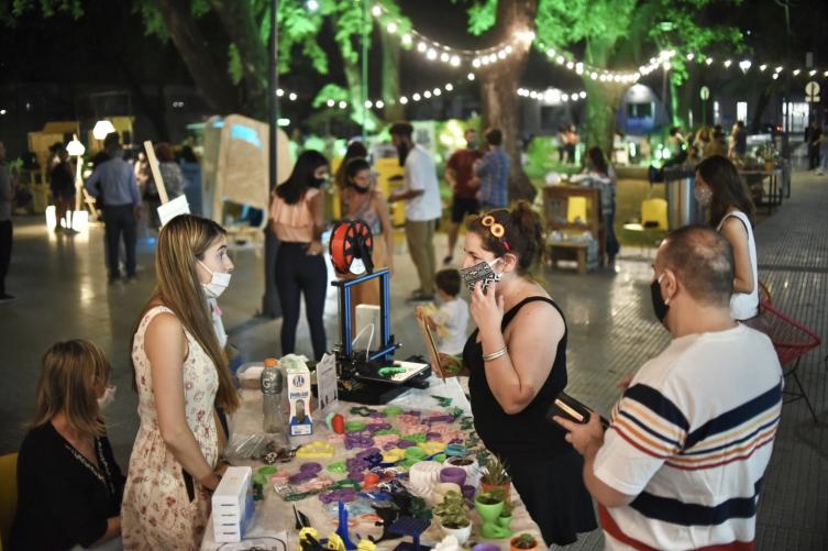 Comienzan las ferias en los paradores de playa