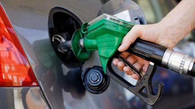 El Gobierno posterga hasta mediados de marzo la suba de combustibles