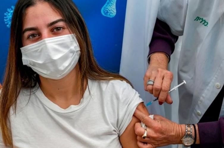 Israel comenzó a vacunar a los adolescentes